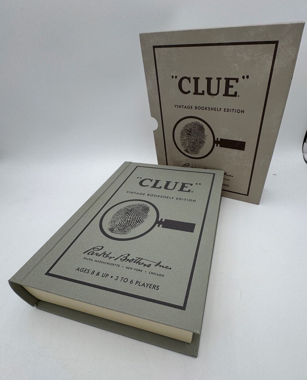 Clue Vintage Bookshelf Edition 2016 Board Game Like New